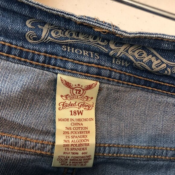 Faded Glory Womens Denim Shorts Light Wash Cuffed Size 18W - Picture 3 of 3